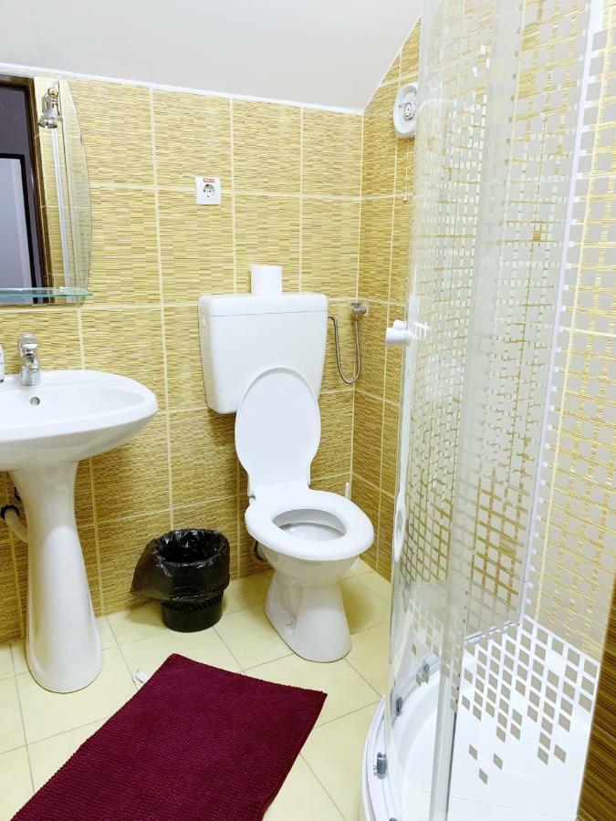 Hotel Restaurant Enigma Plopeni Kültér fotó